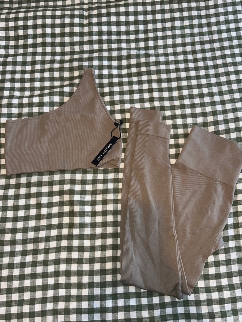SET Active Toast colored set